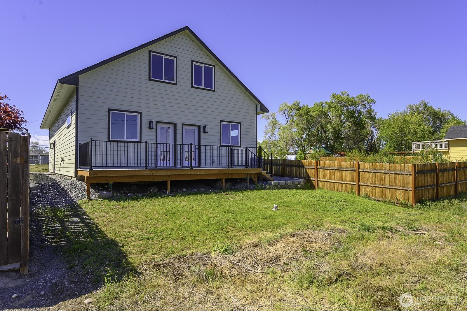 624 Aster Street Property Photo 30