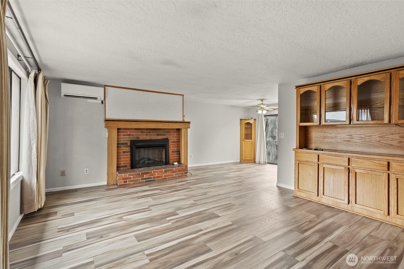 3513 Ne 45th Street A Property Photo 4