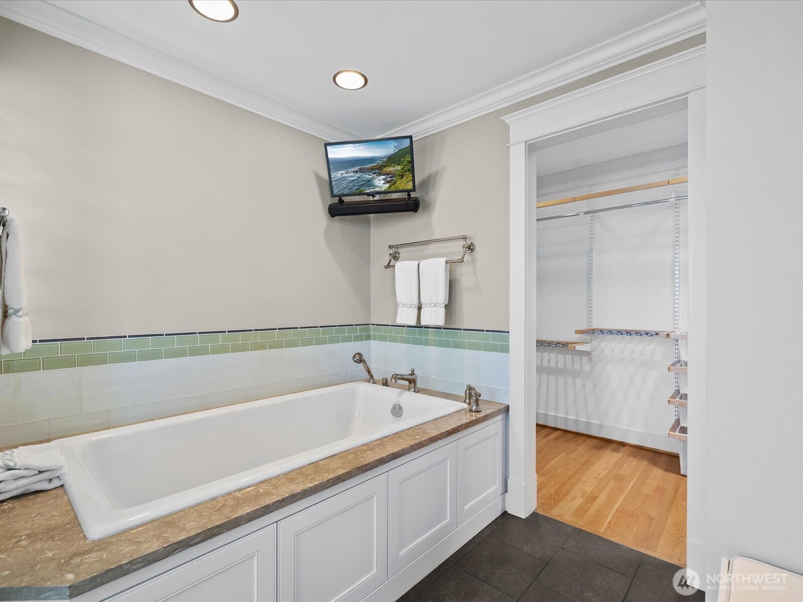 603 Warren Avenue Property Photo 22