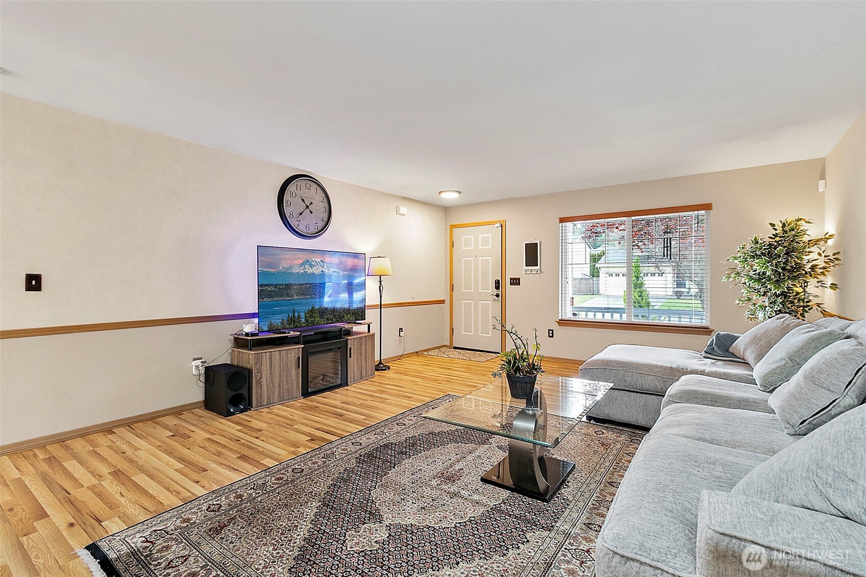 18812 93rd Avenue Property Photo 5