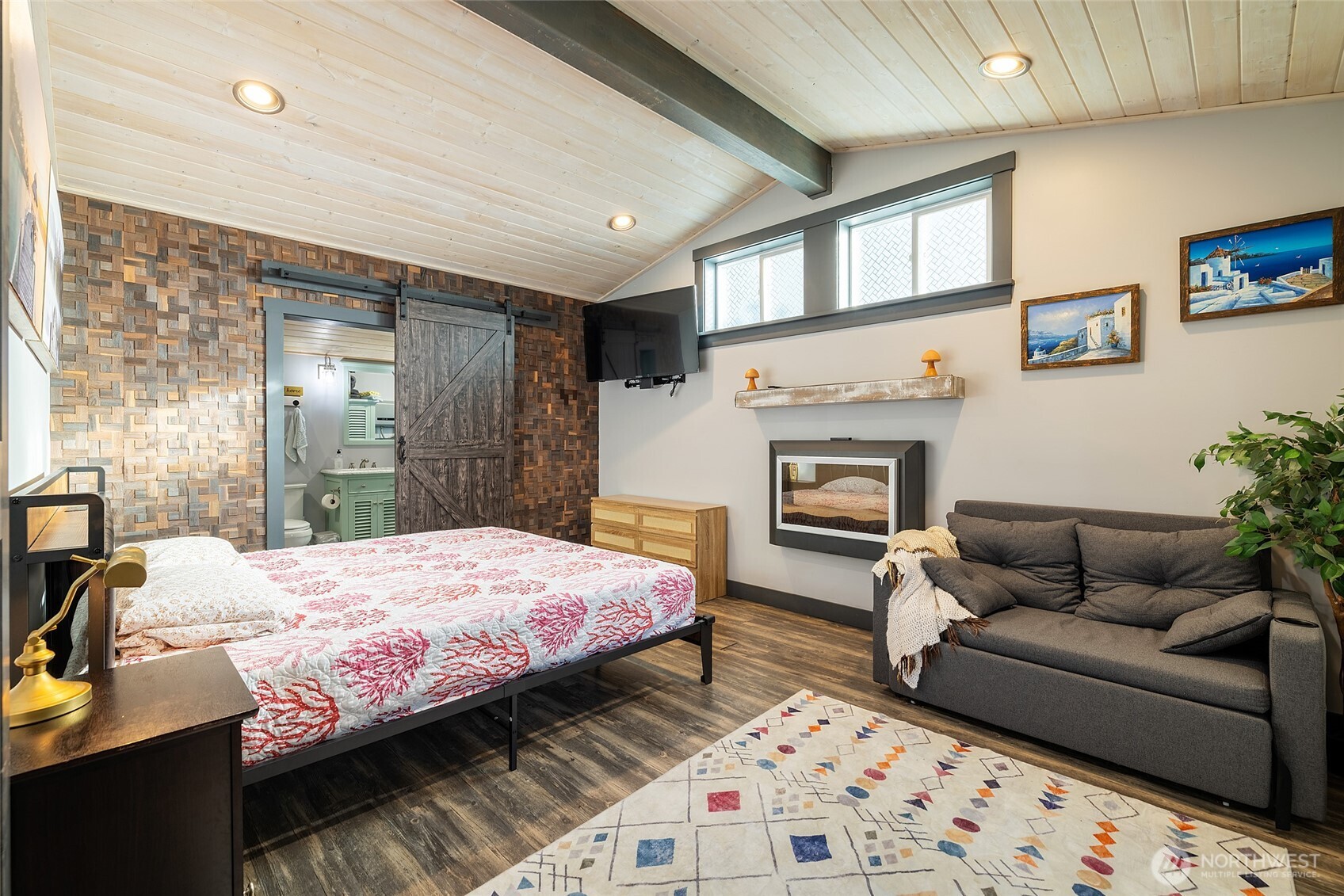 1220 S Forrest Street Property Photo 4