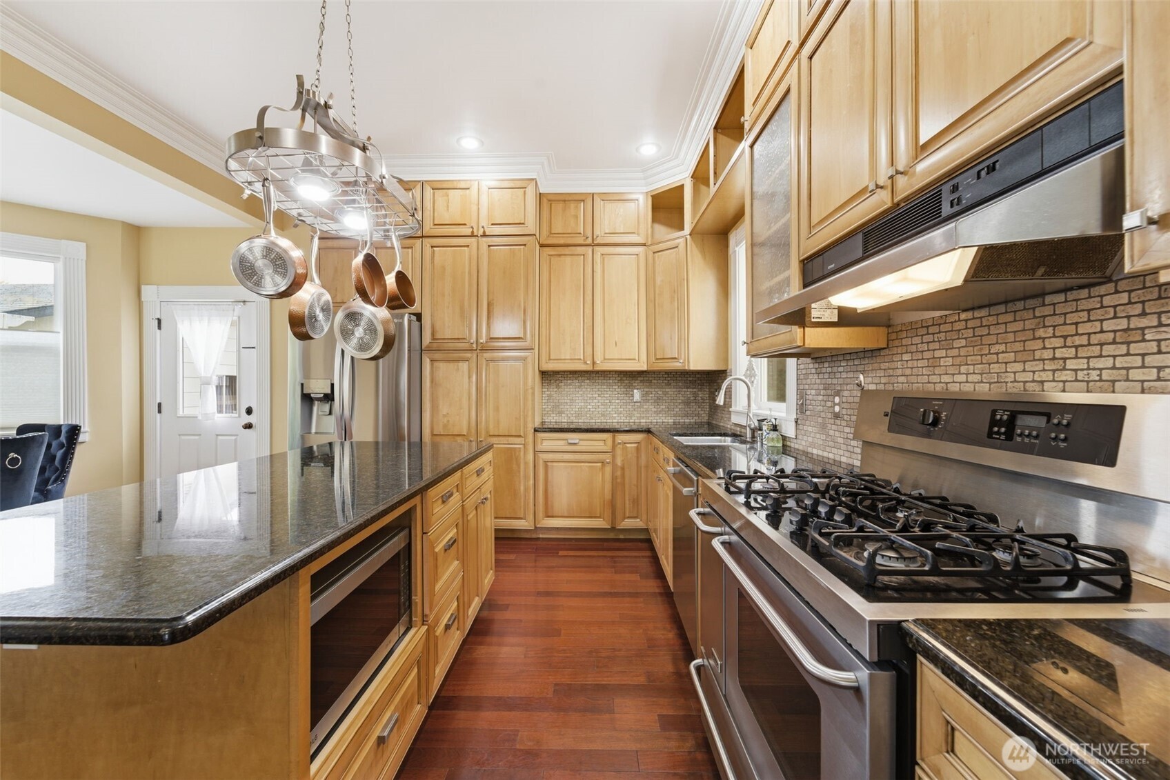 620 Howard Street Property Photo 10