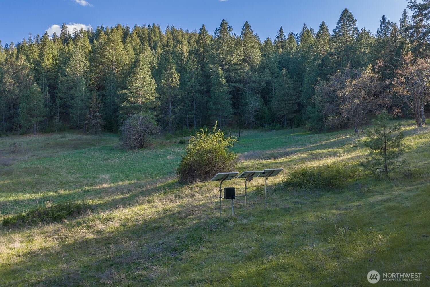 10610 E Hallett Property Photo 16