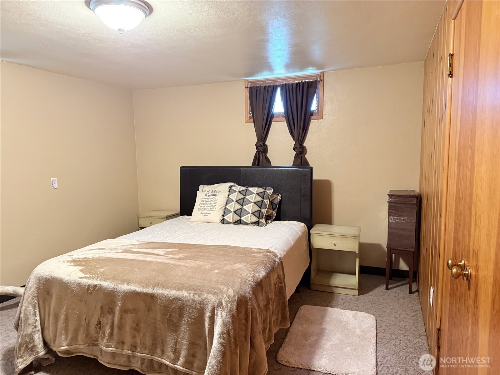 206 S Alder Street Property Photo 21