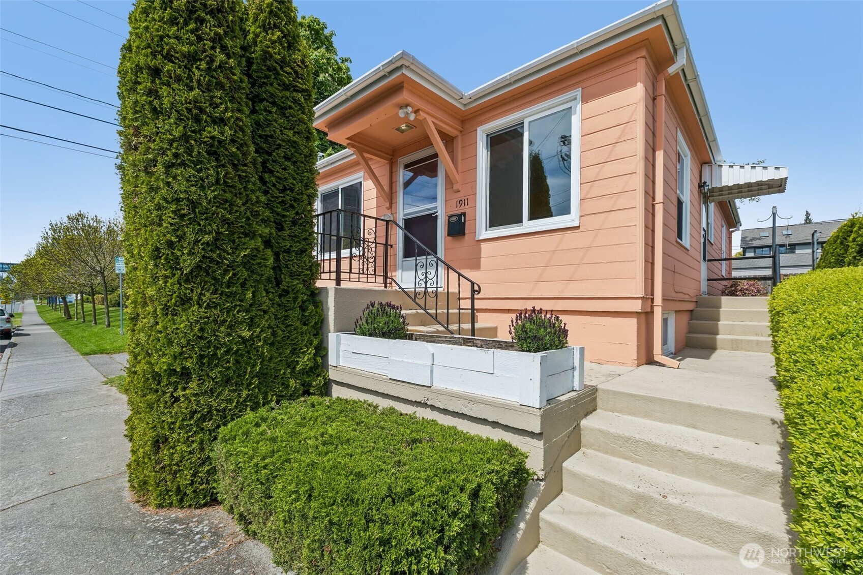 1911 13th Street Property Photo 2