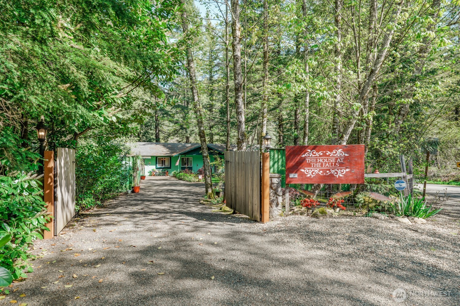 17361 Washougal River Road Property Photo 2