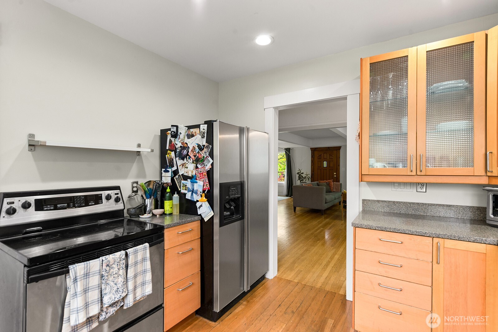 836 Nw Market Street Property Photo 7