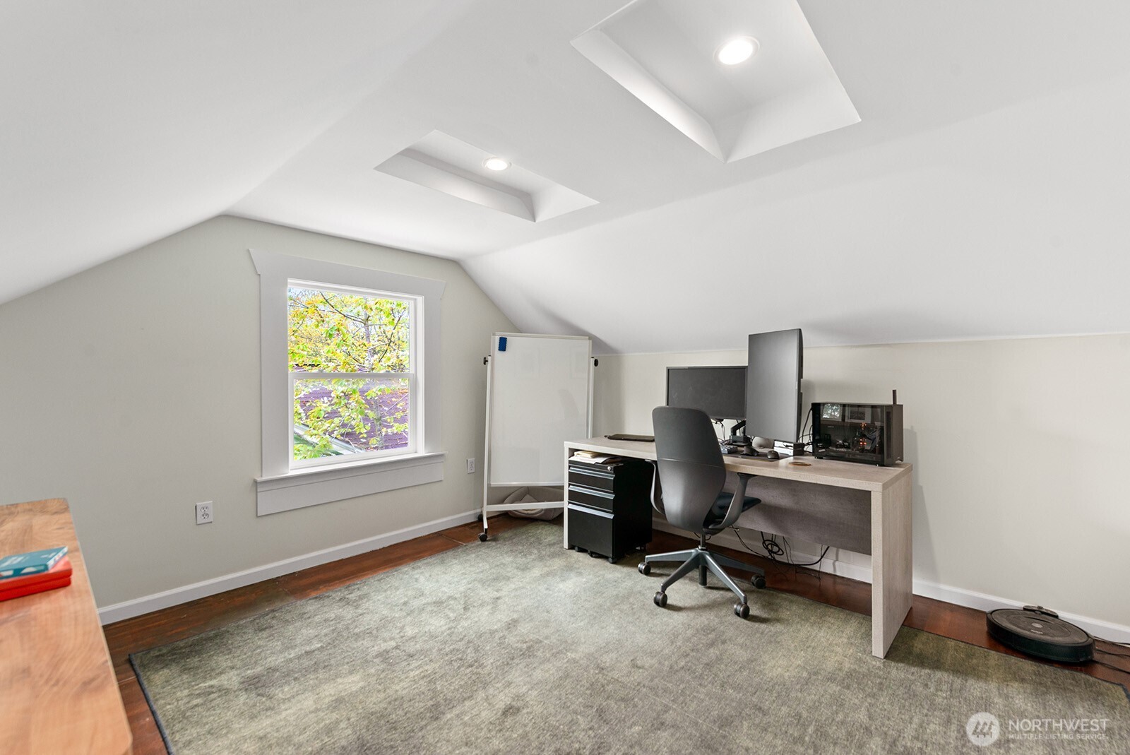 836 Nw Market Street Property Photo 18