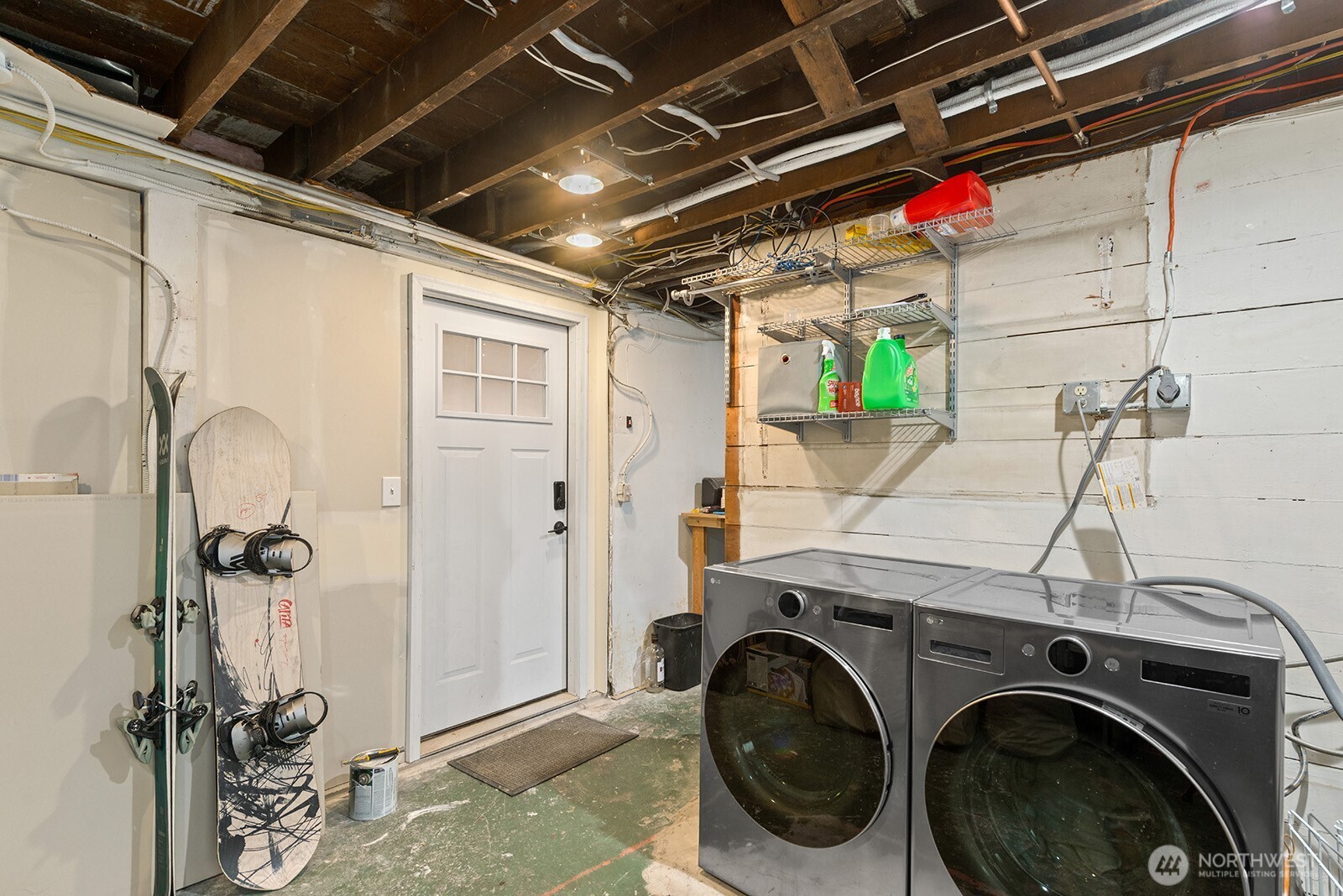 836 Nw Market Street Property Photo 25