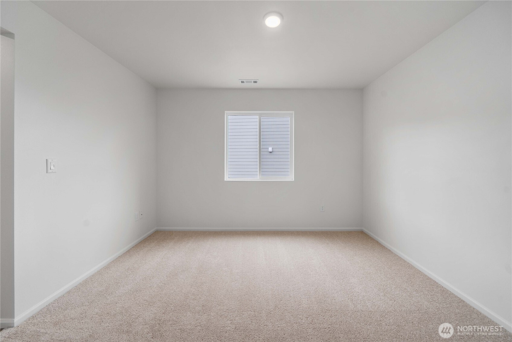 124 Pine Hollow Drive Property Photo 7