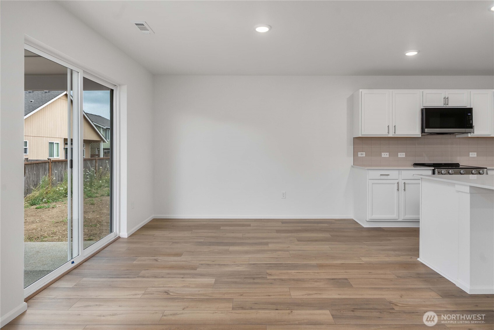 124 Pine Hollow Drive Property Photo 17