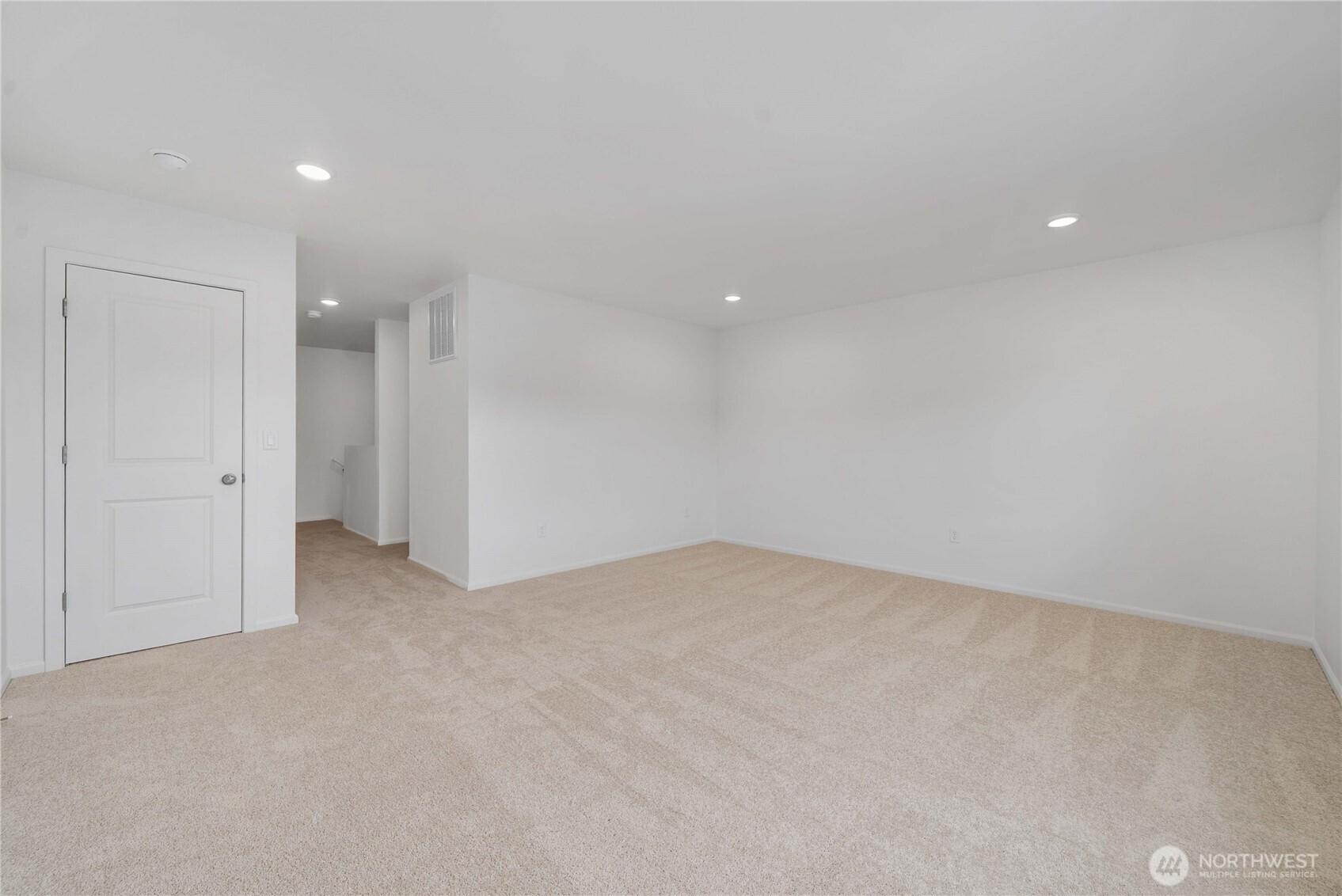 124 Pine Hollow Drive Property Photo 23