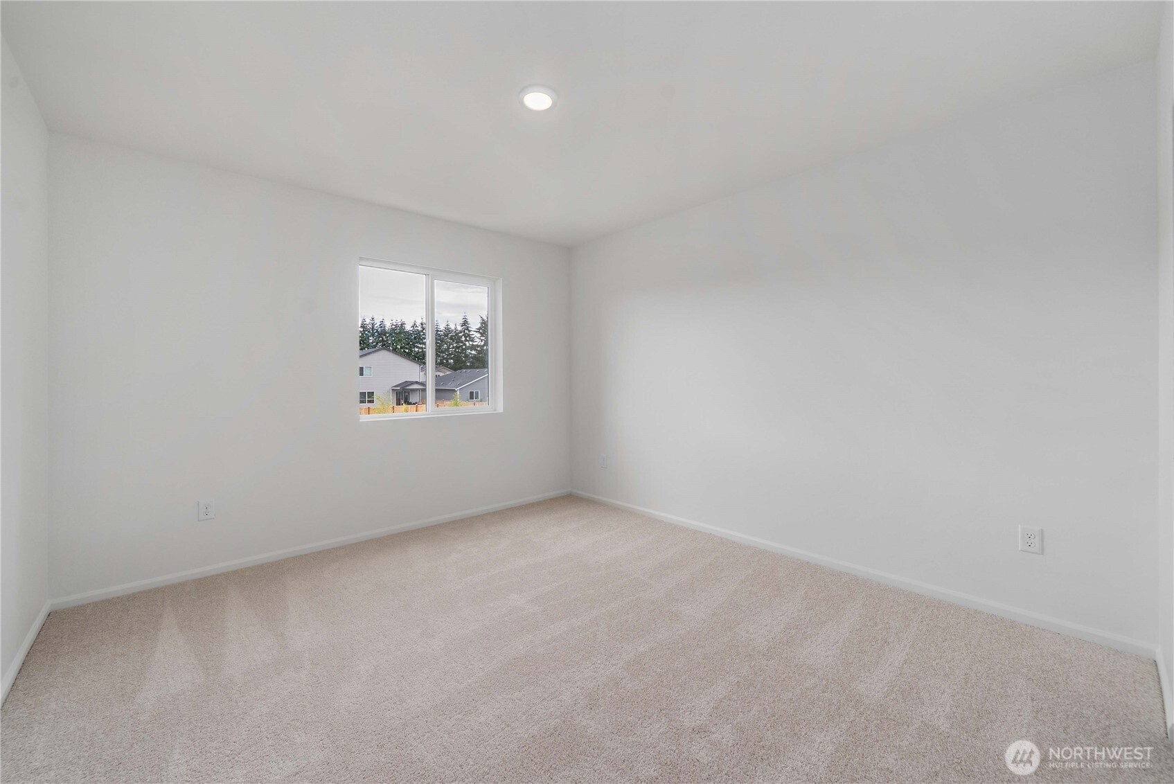 124 Pine Hollow Drive Property Photo 25