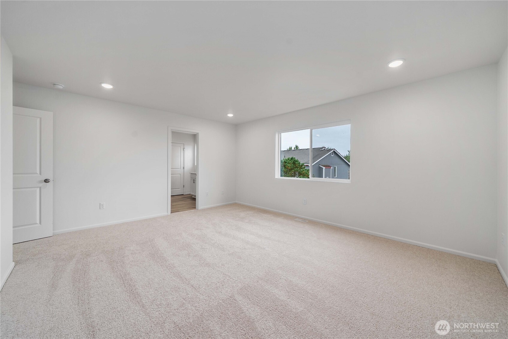 124 Pine Hollow Drive Property Photo 35
