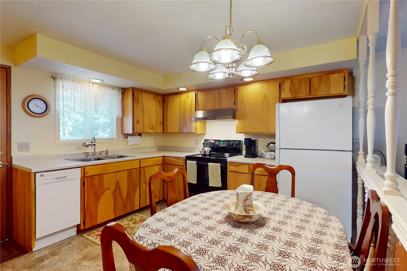 190 W Veterans Avenue Property Photo 8
