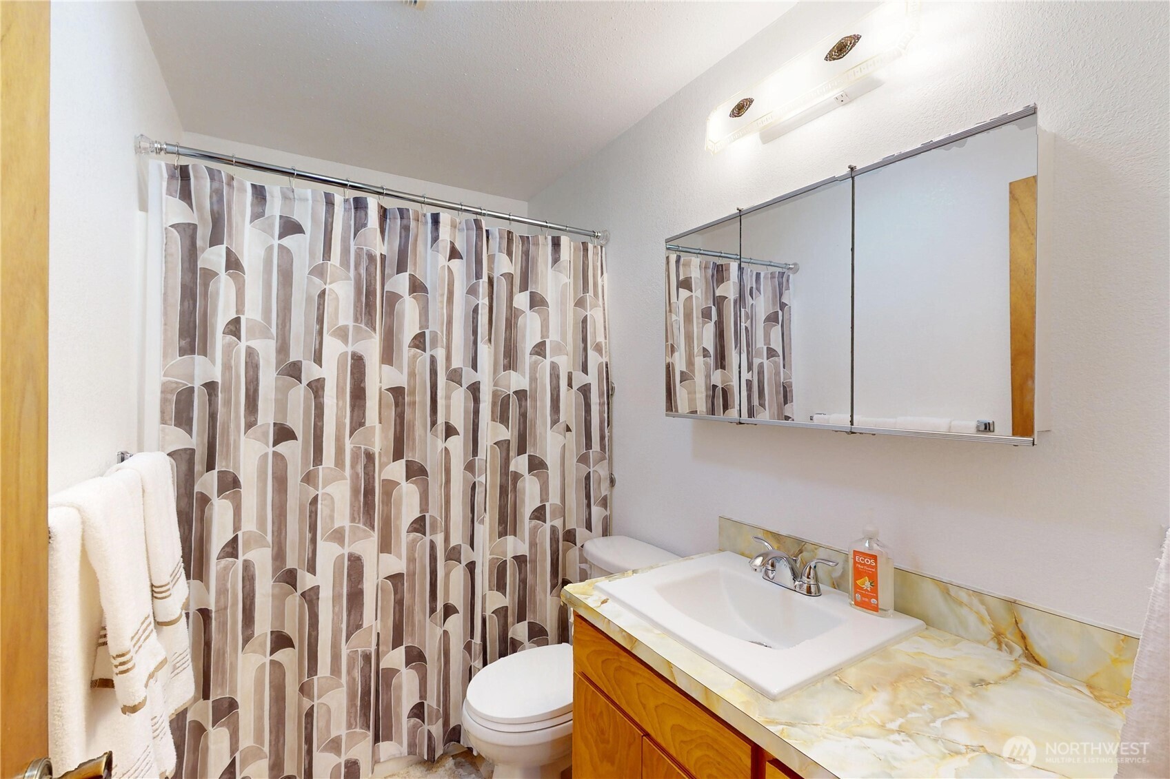 190 W Veterans Avenue Property Photo 9