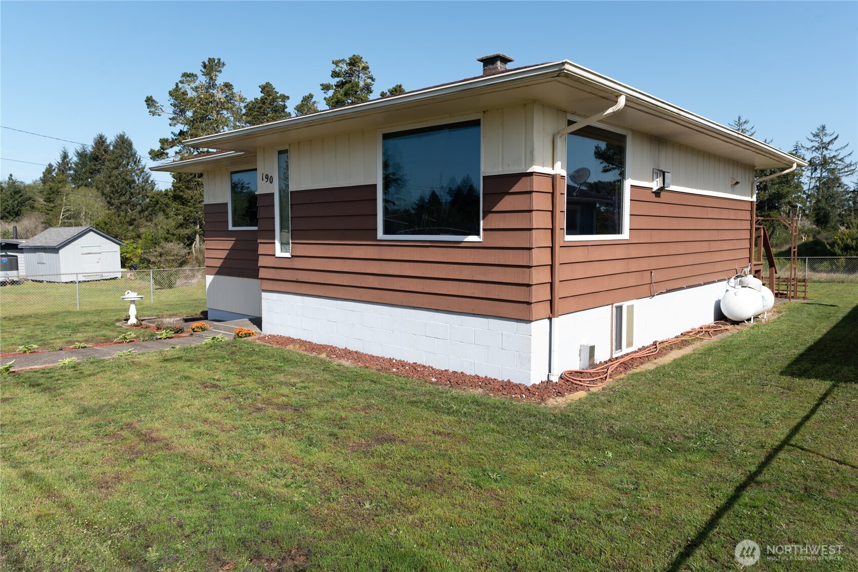 190 W Veterans Avenue Property Photo 20