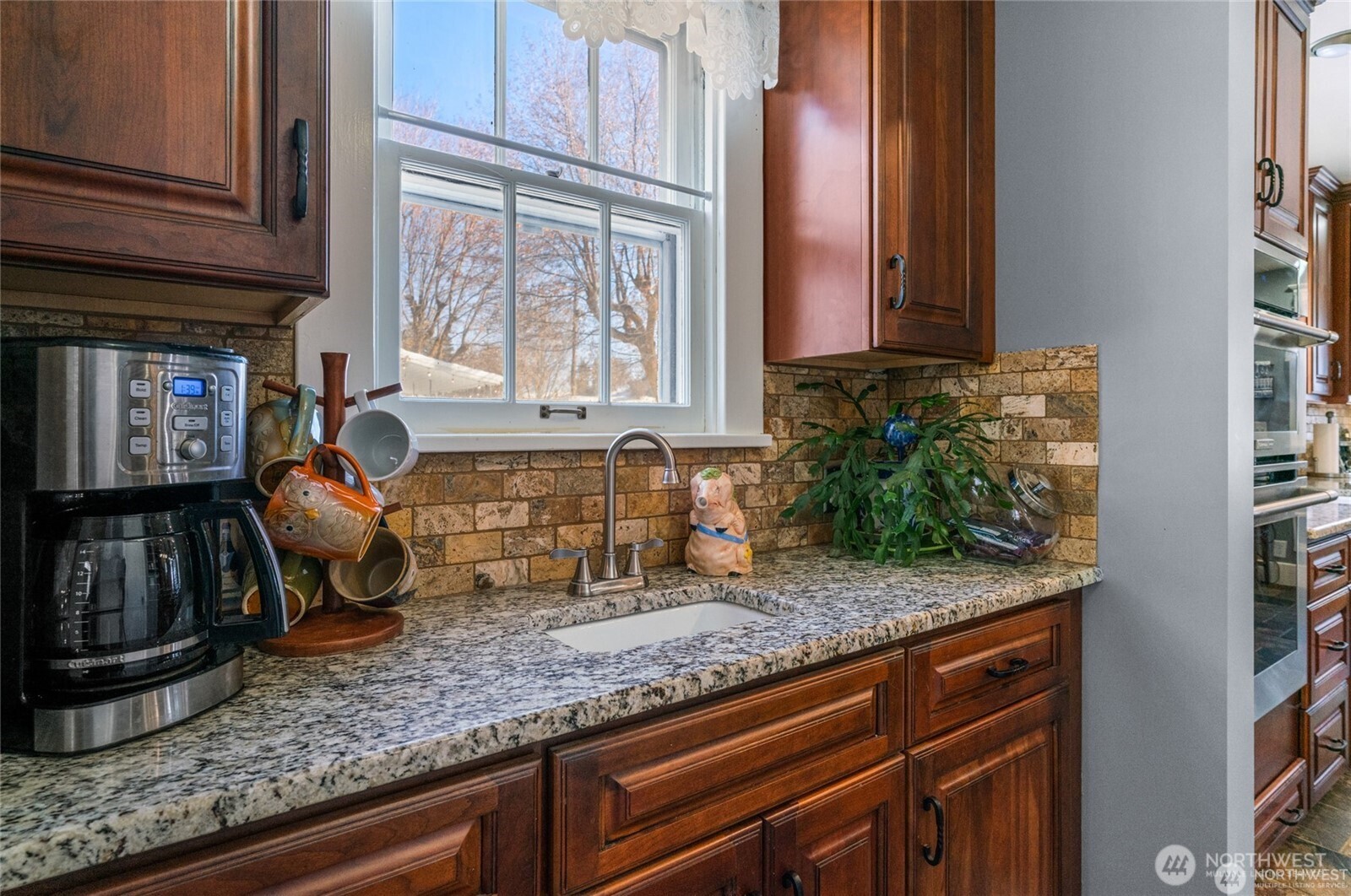 612 E Birch Street Property Photo 12