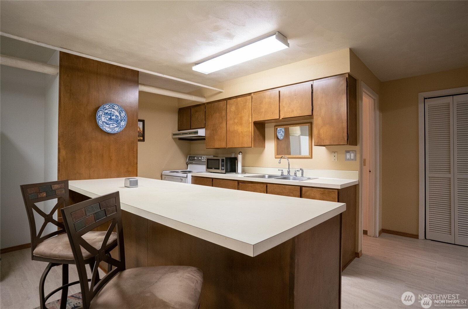 612 E Birch Street Property Photo 16