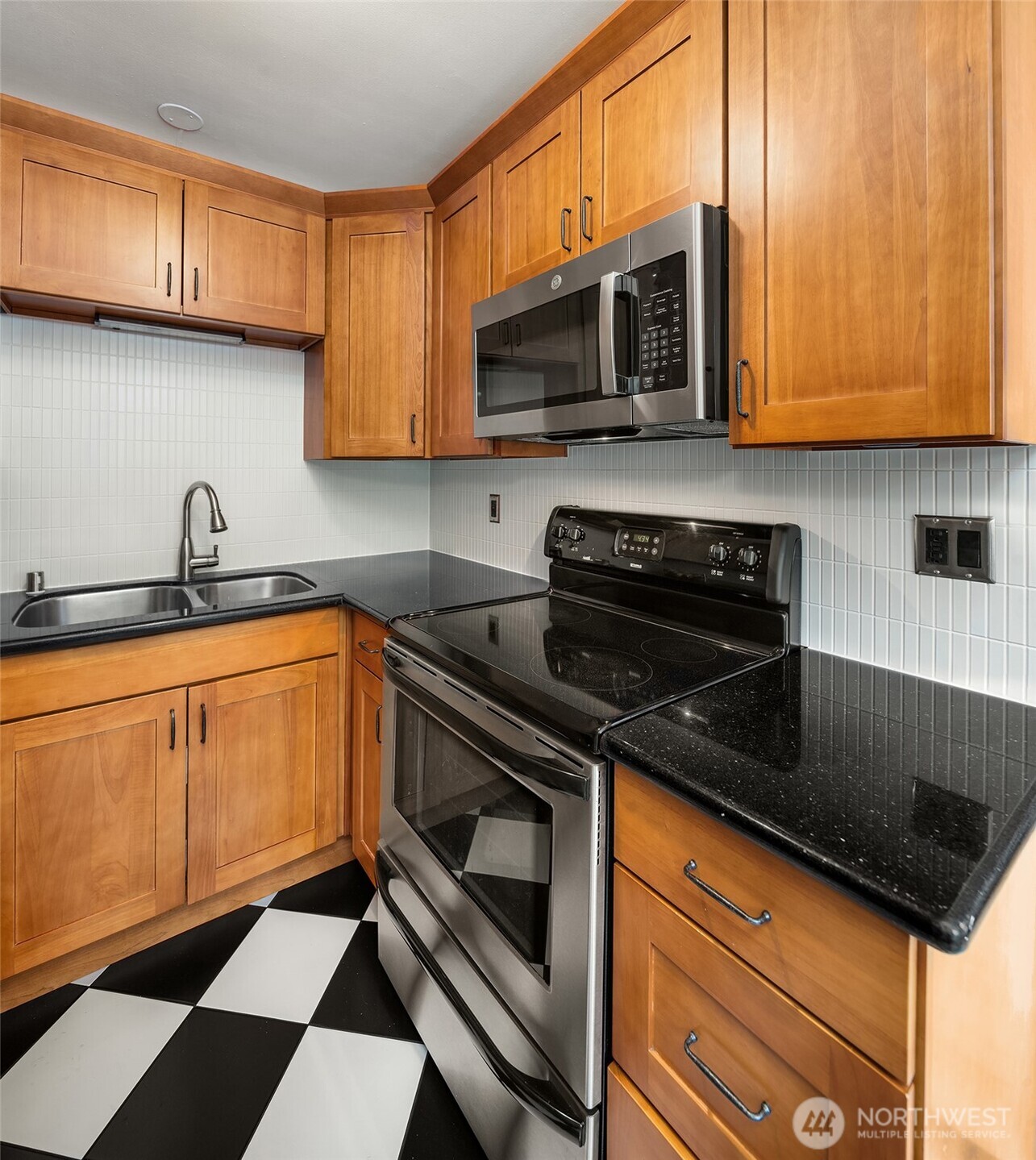 404 E Harrison Street 101 Property Photo 10
