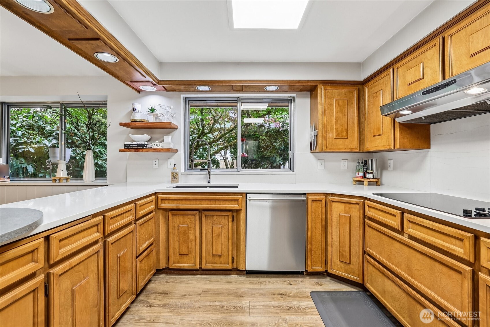 15408 Waller Road Property Photo 10