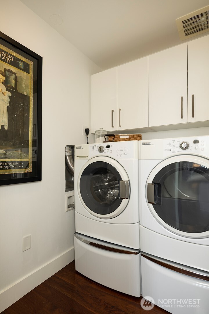 737 Olive Way 3702 Property Photo 13