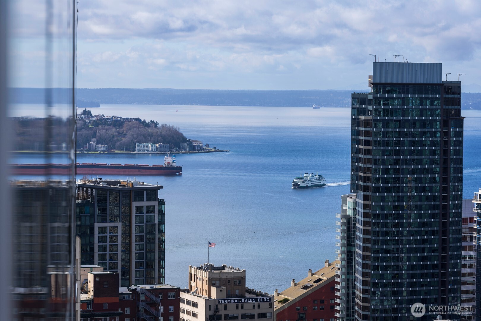 737 Olive Way 3702 Property Photo 14