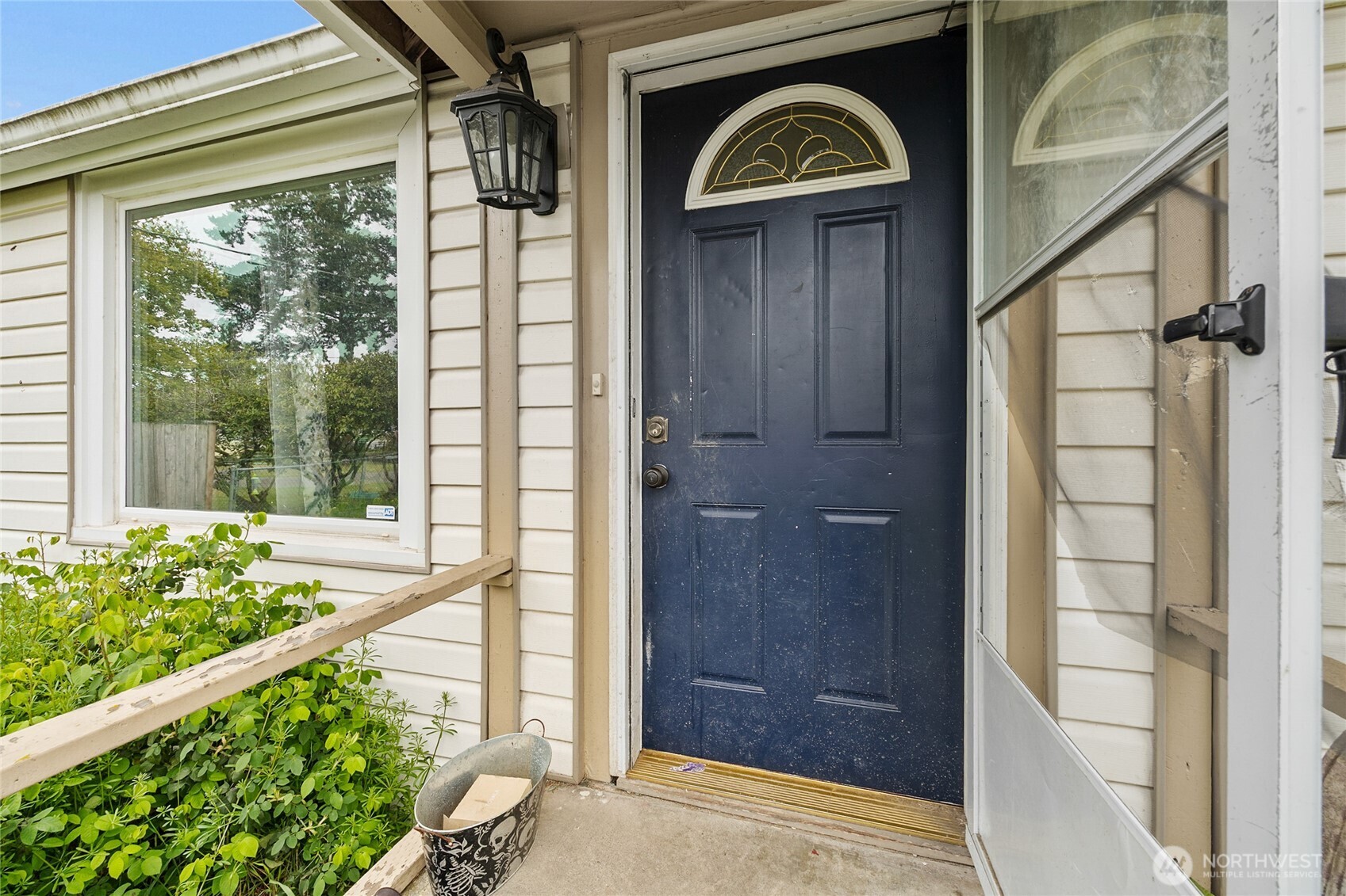 9126 E G Street Property Photo 4