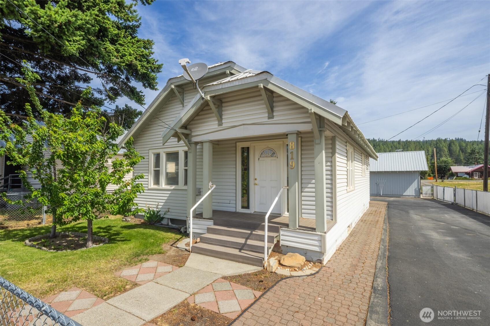 819 1st Street Property Photo 3