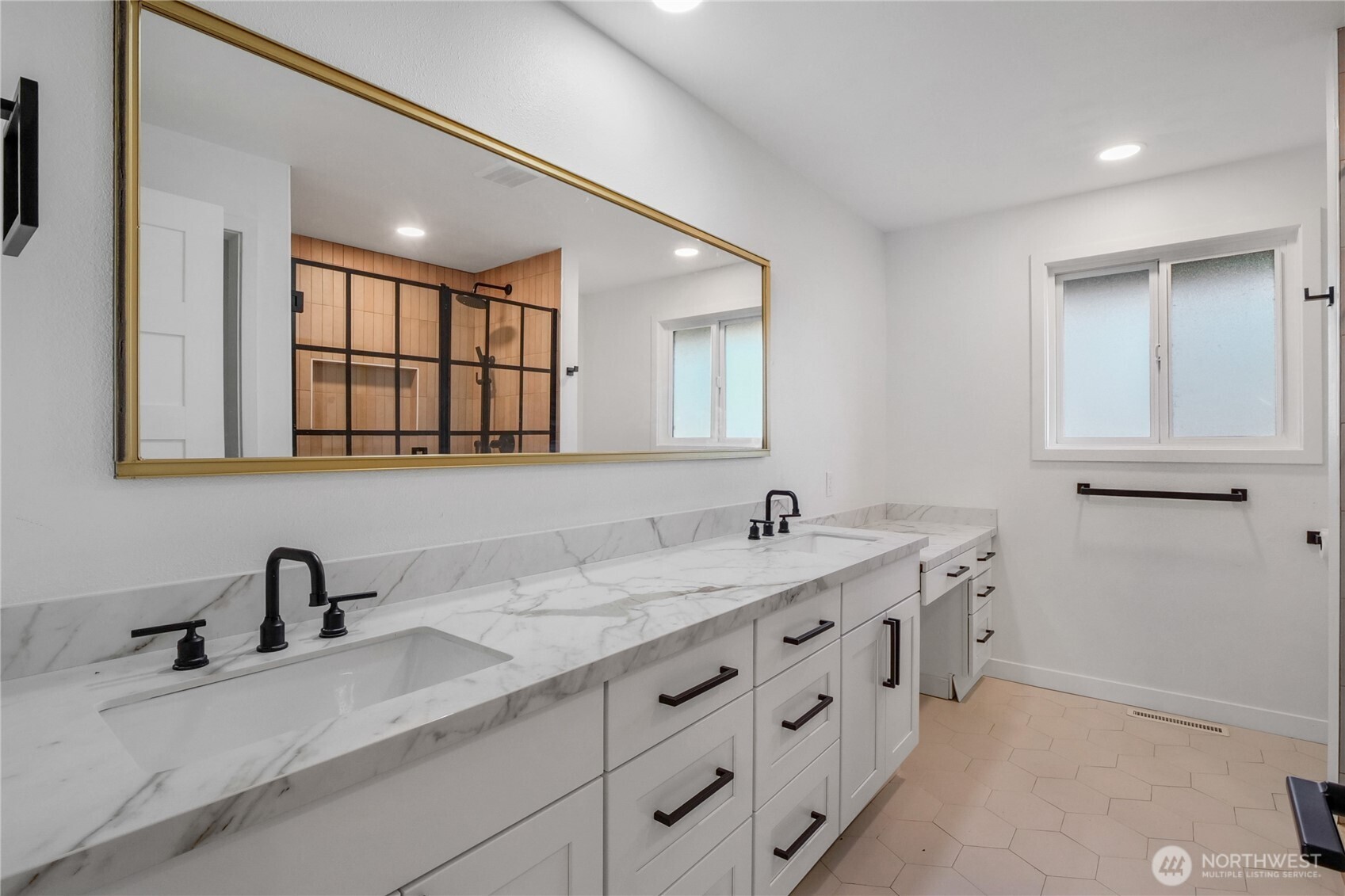 306 N Crestview Drive Property Photo 24