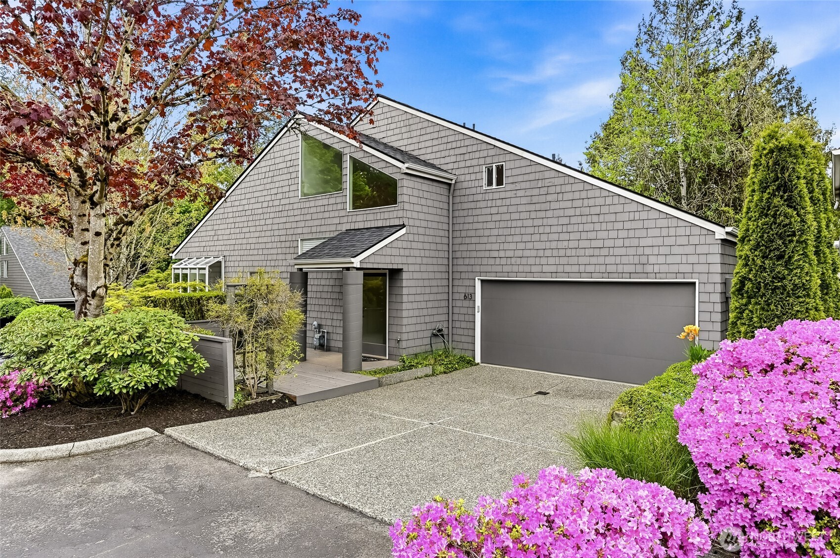 613 Bellevue Way Property Photo 1