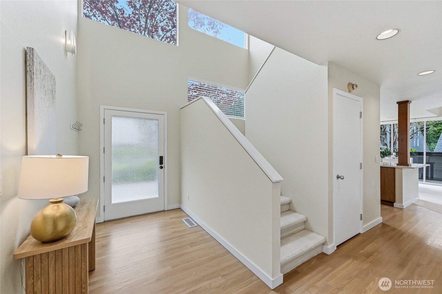 613 Bellevue Way Property Photo 3