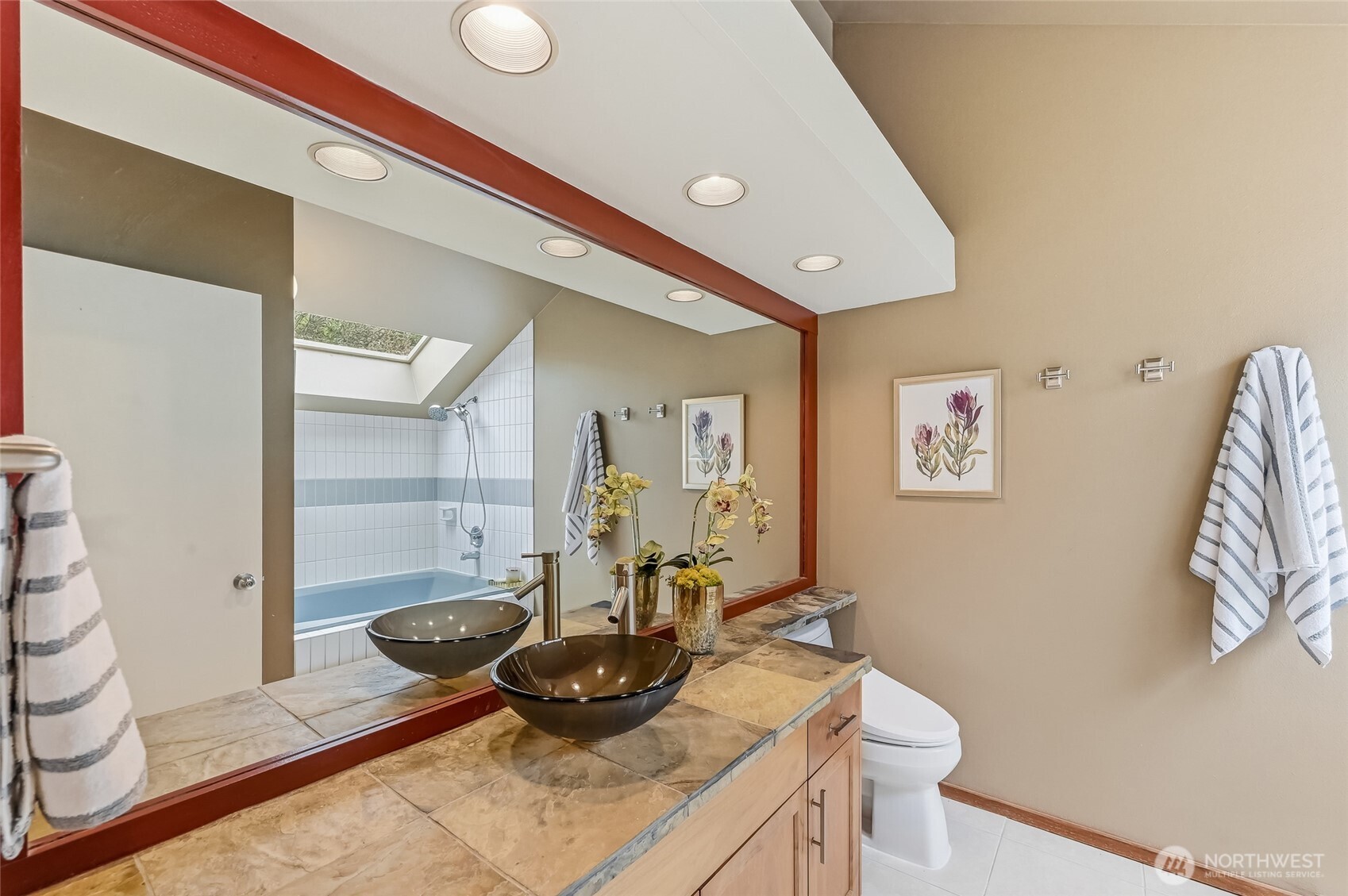 613 Bellevue Way Property Photo 16