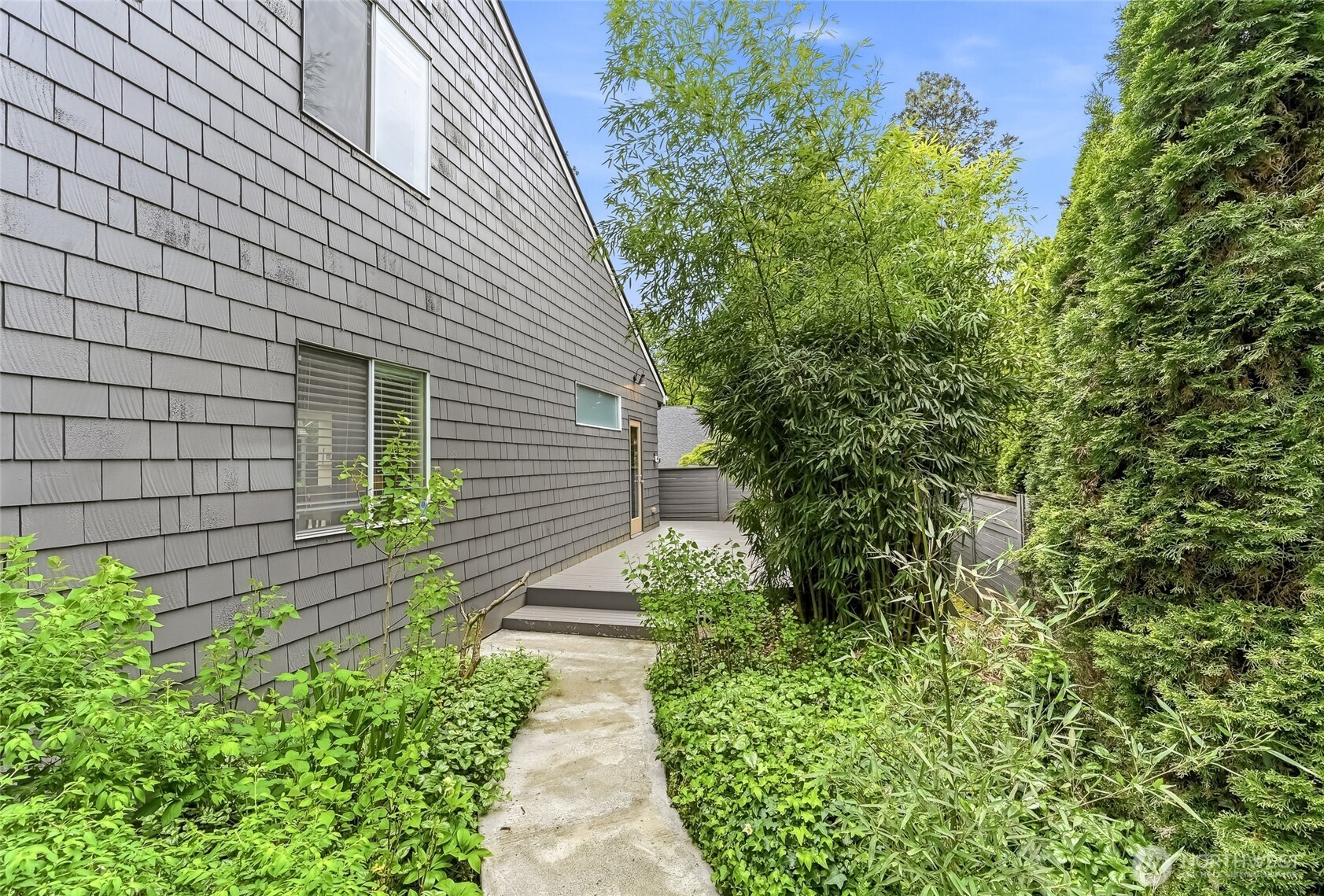 613 Bellevue Way Property Photo 28