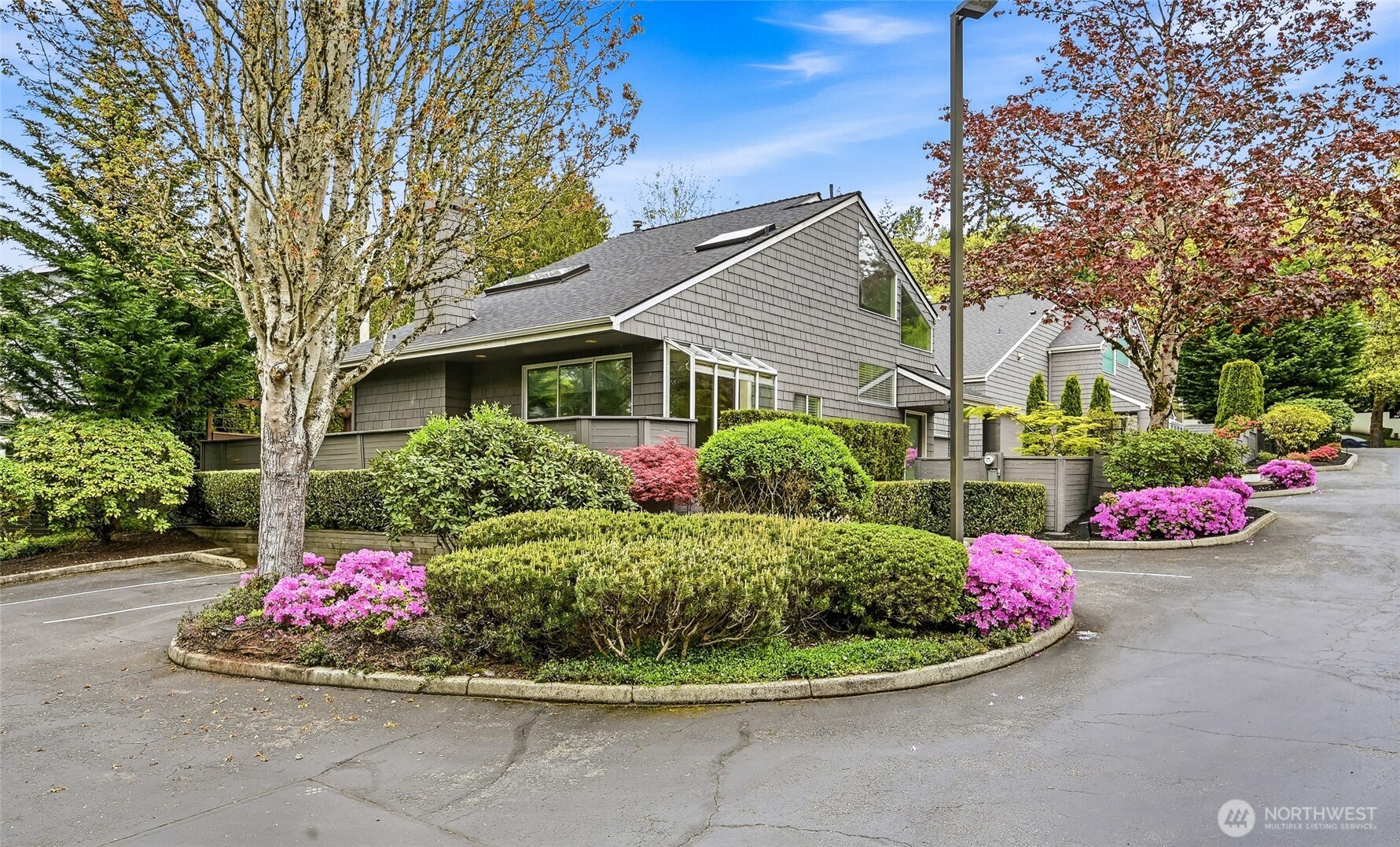 613 Bellevue Way Property Photo 29