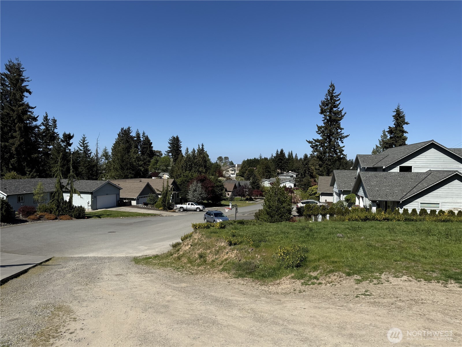 9999 Aurora Court Property Photo 8