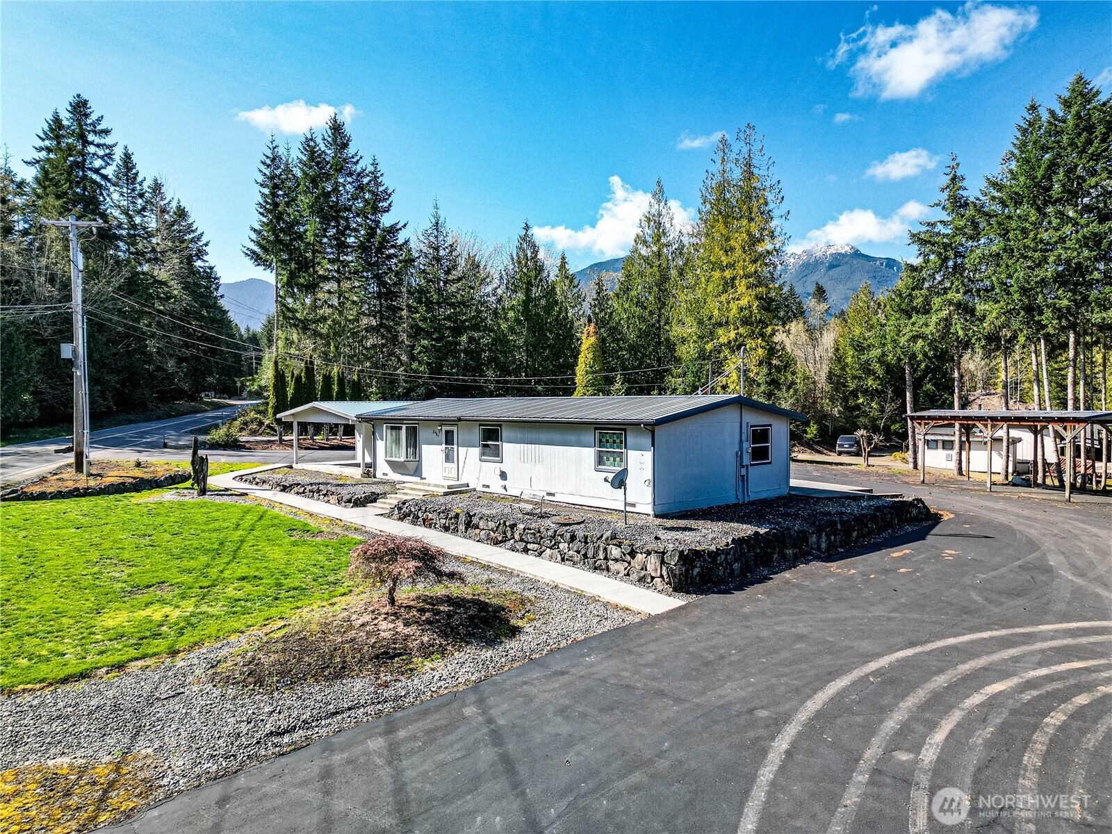 3962 Deer Park Road Property Photo 1