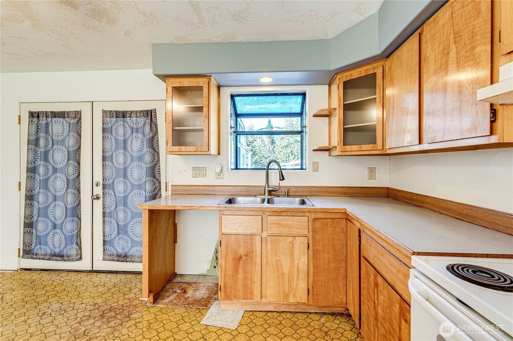 3962 Deer Park Road Property Photo 13