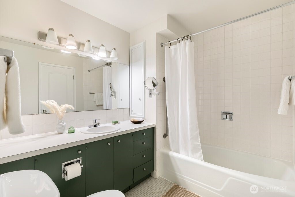 521 5th Avenue 805 Property Photo 19