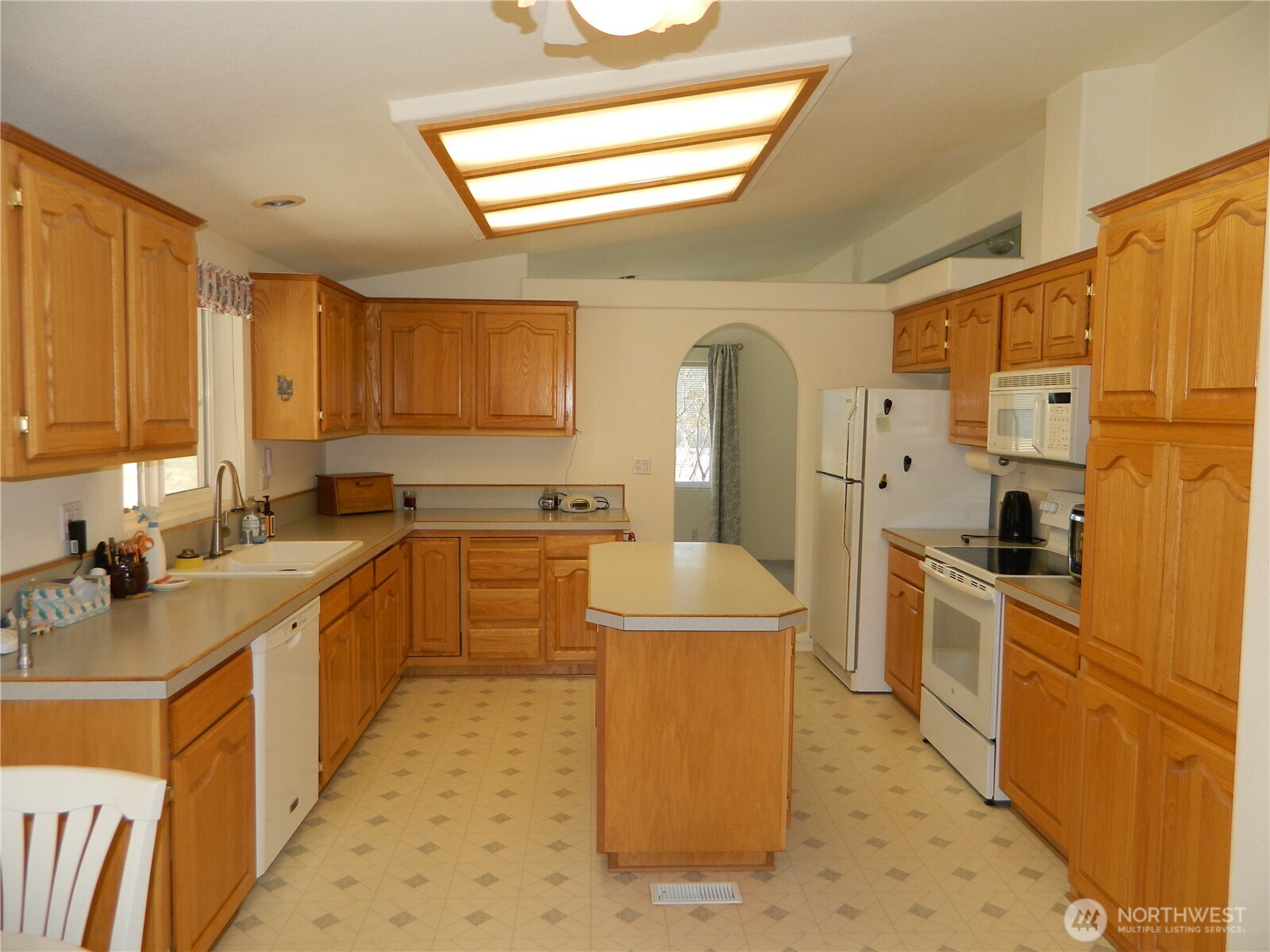 100 Summer Road Property Photo 8