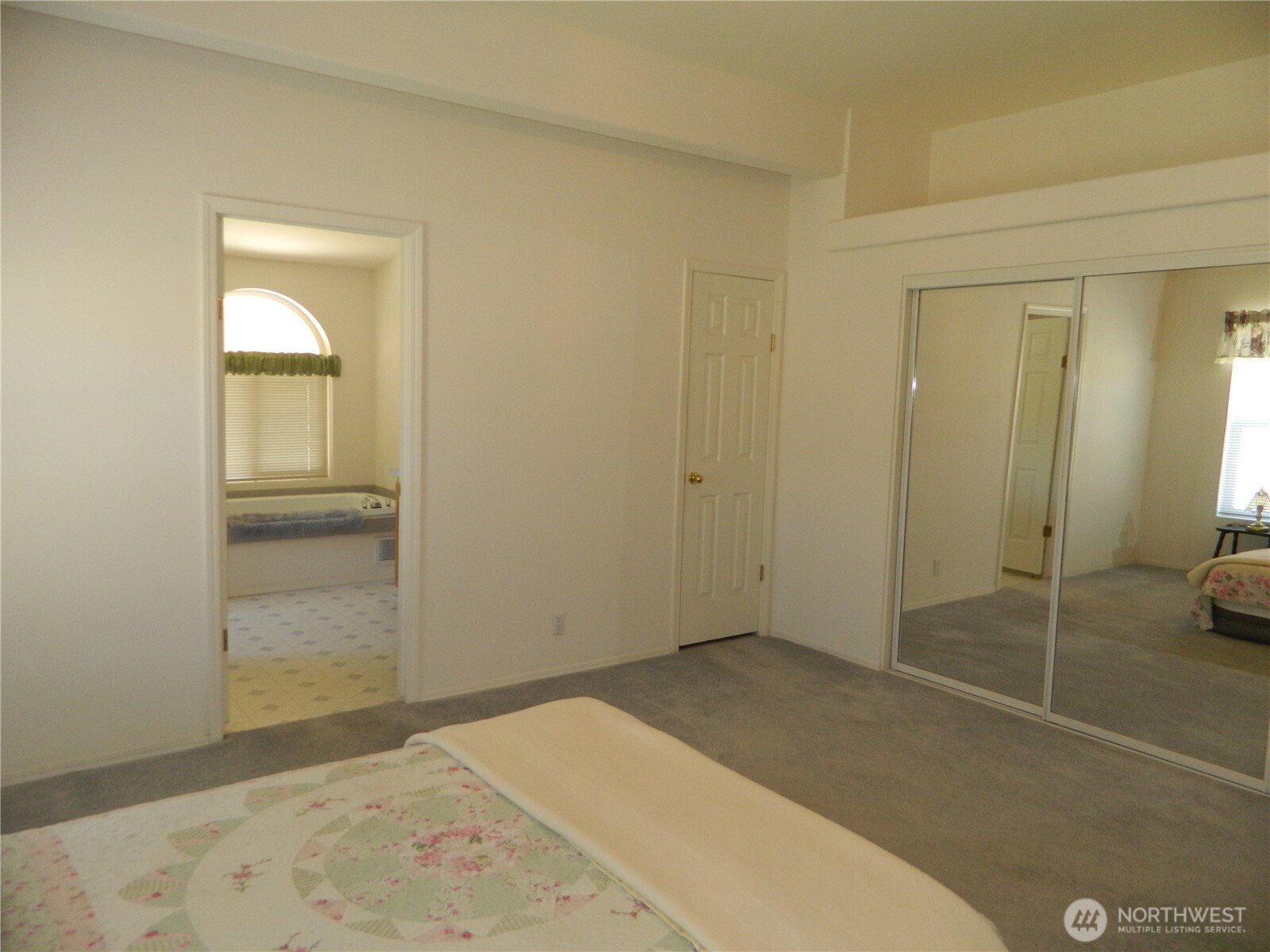 100 Summer Road Property Photo 18