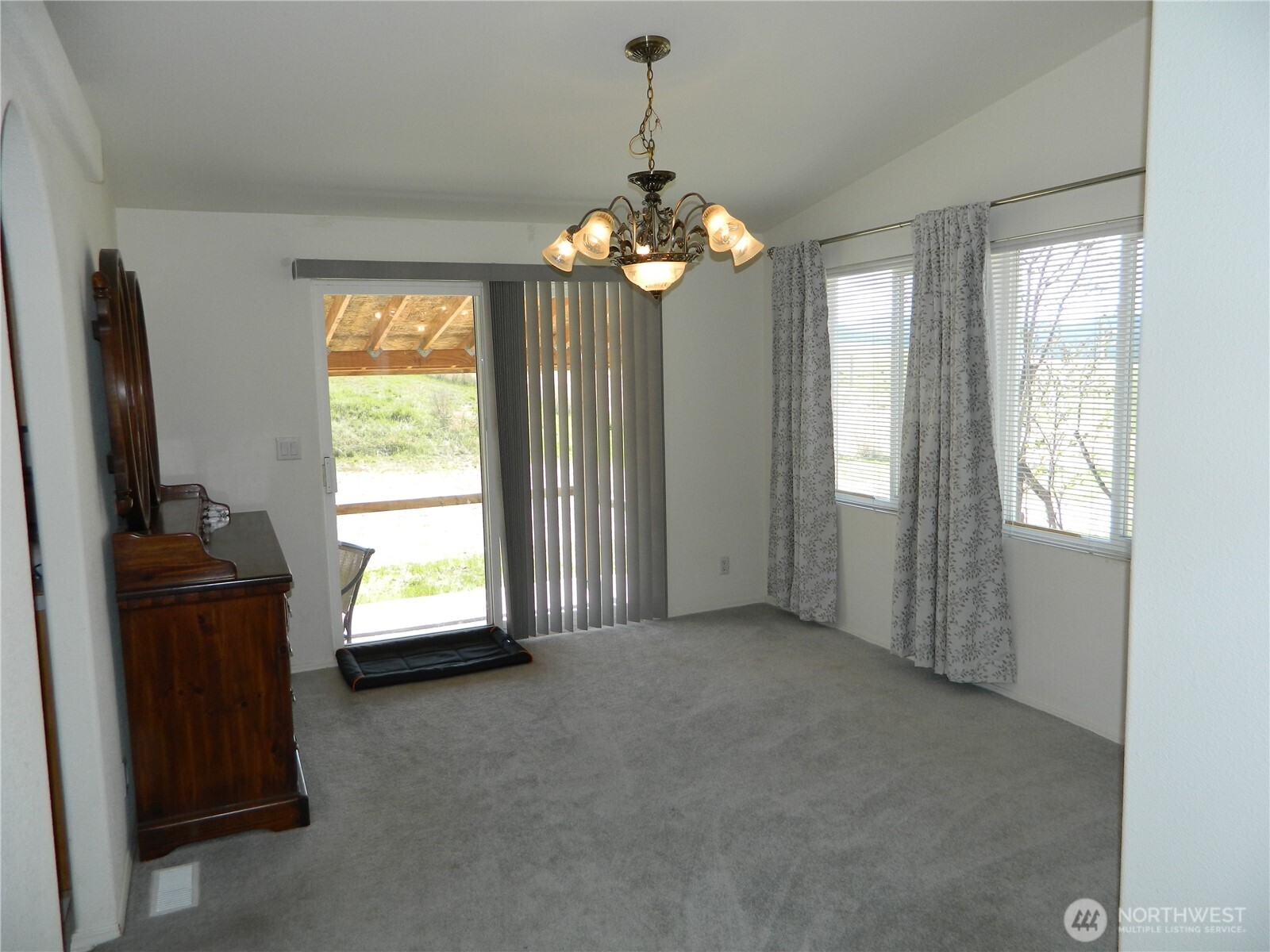 100 Summer Road Property Photo 12