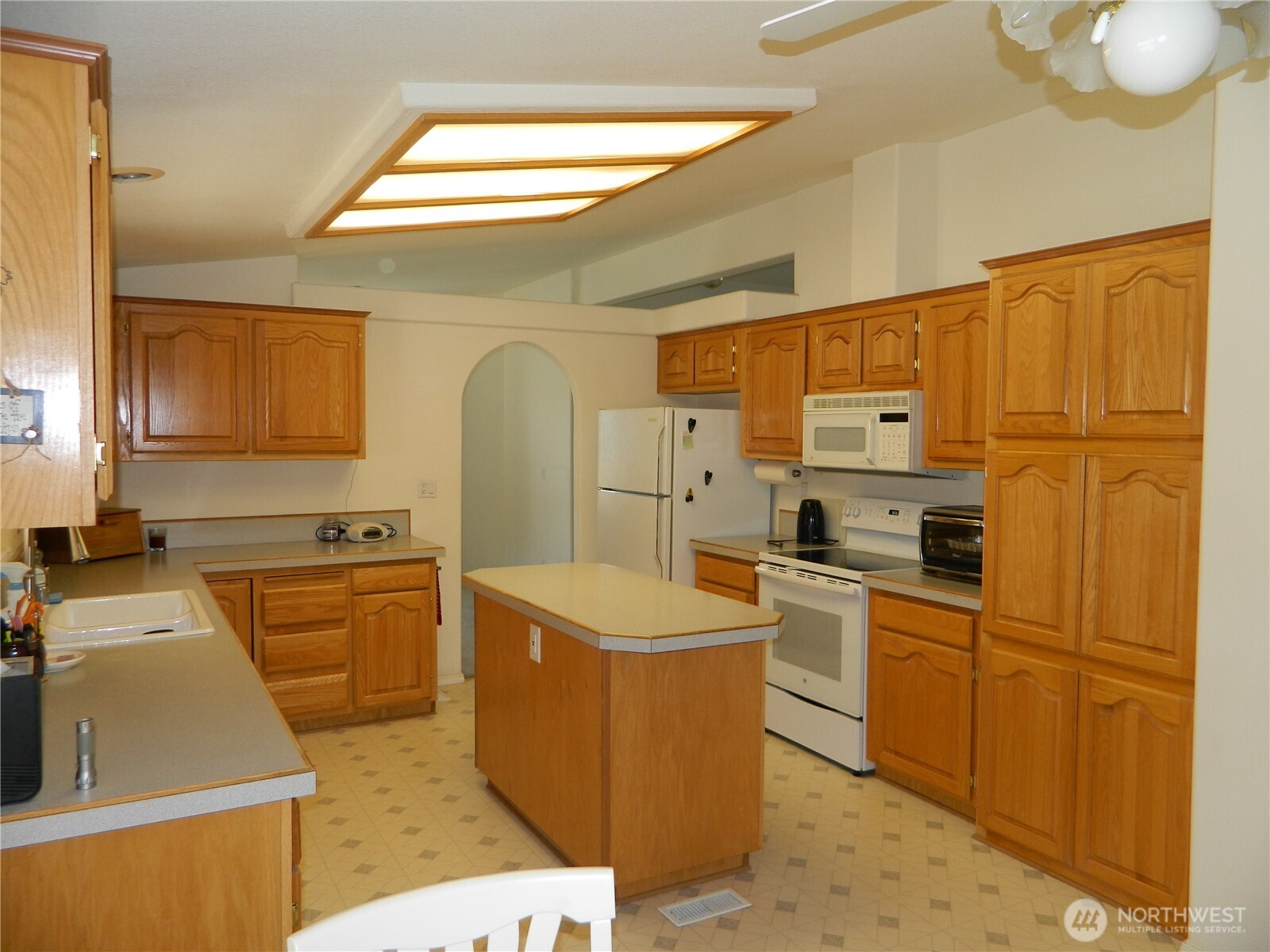 100 Summer Road Property Photo 13