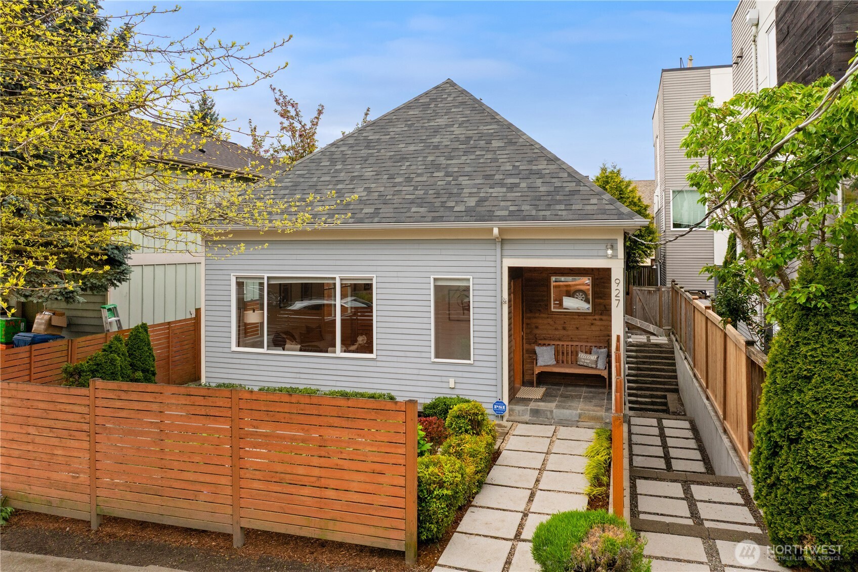 927 29th Avenue Property Photo 1