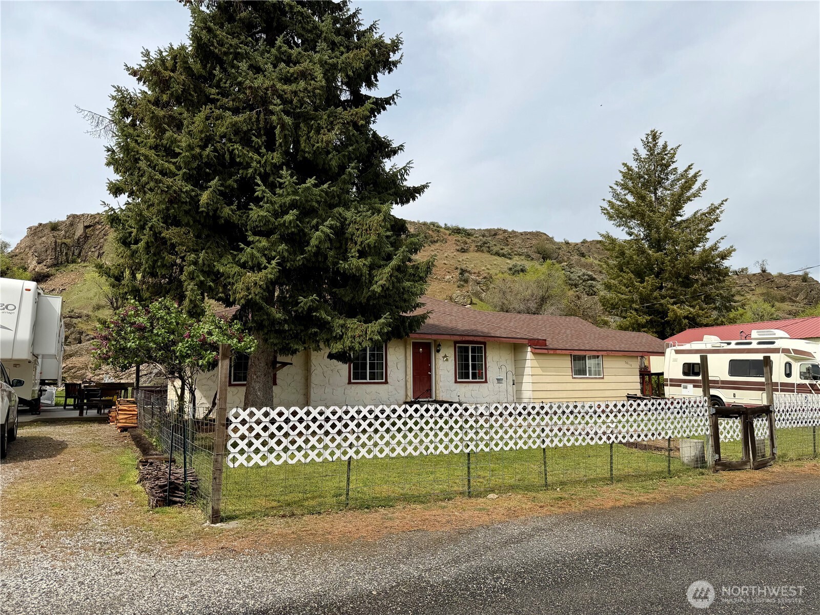 58110 View Place Property Photo 1