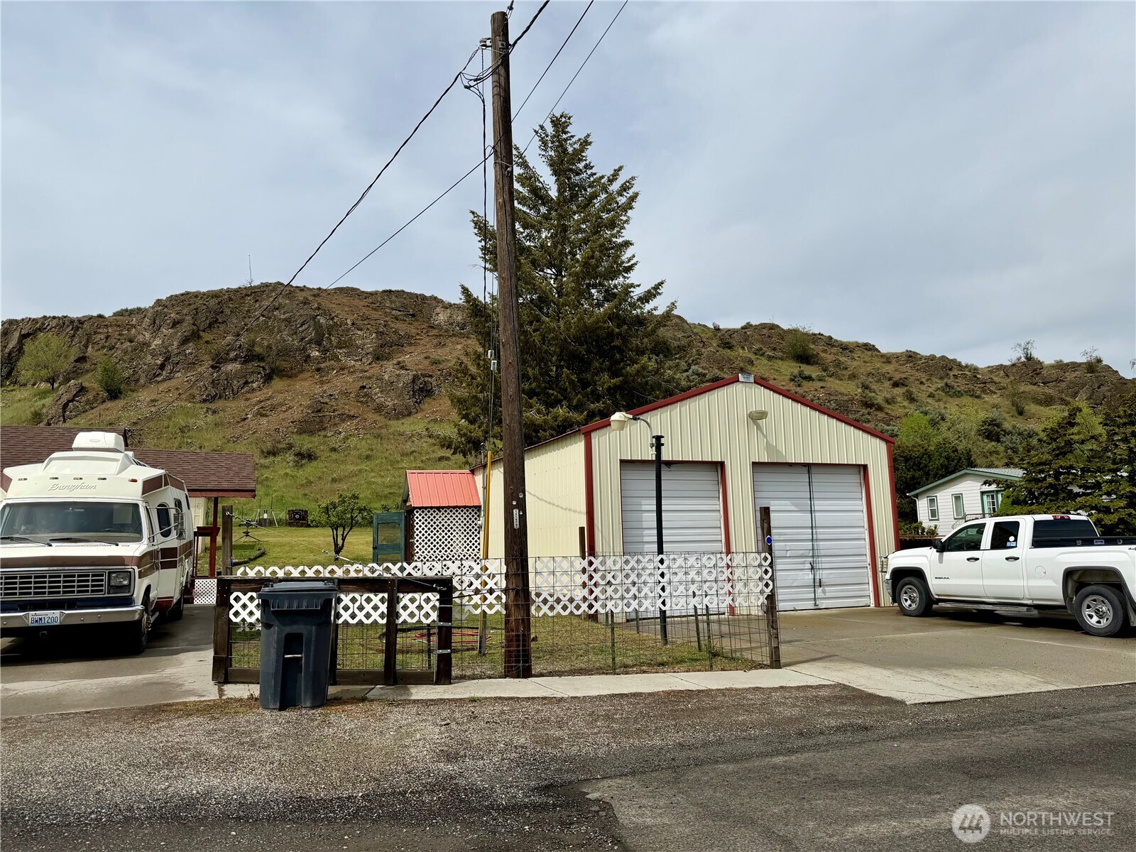 58110 View Place Property Photo 2