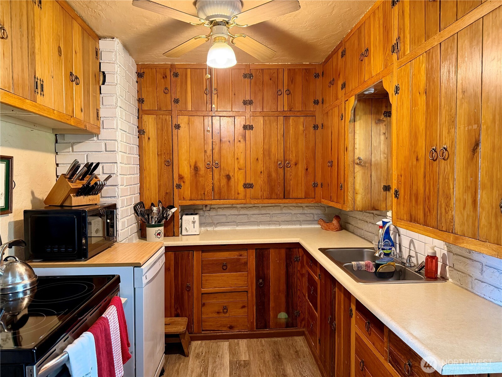 58110 View Place Property Photo 9