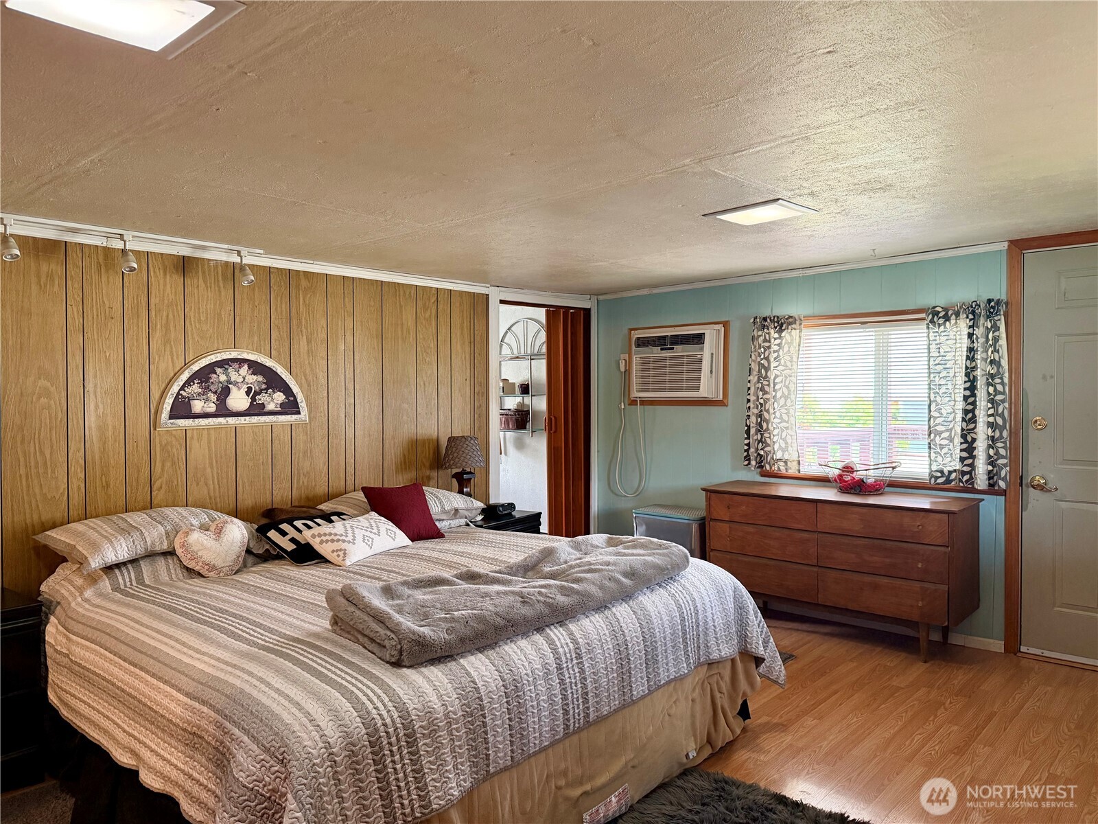 58110 View Place Property Photo 14
