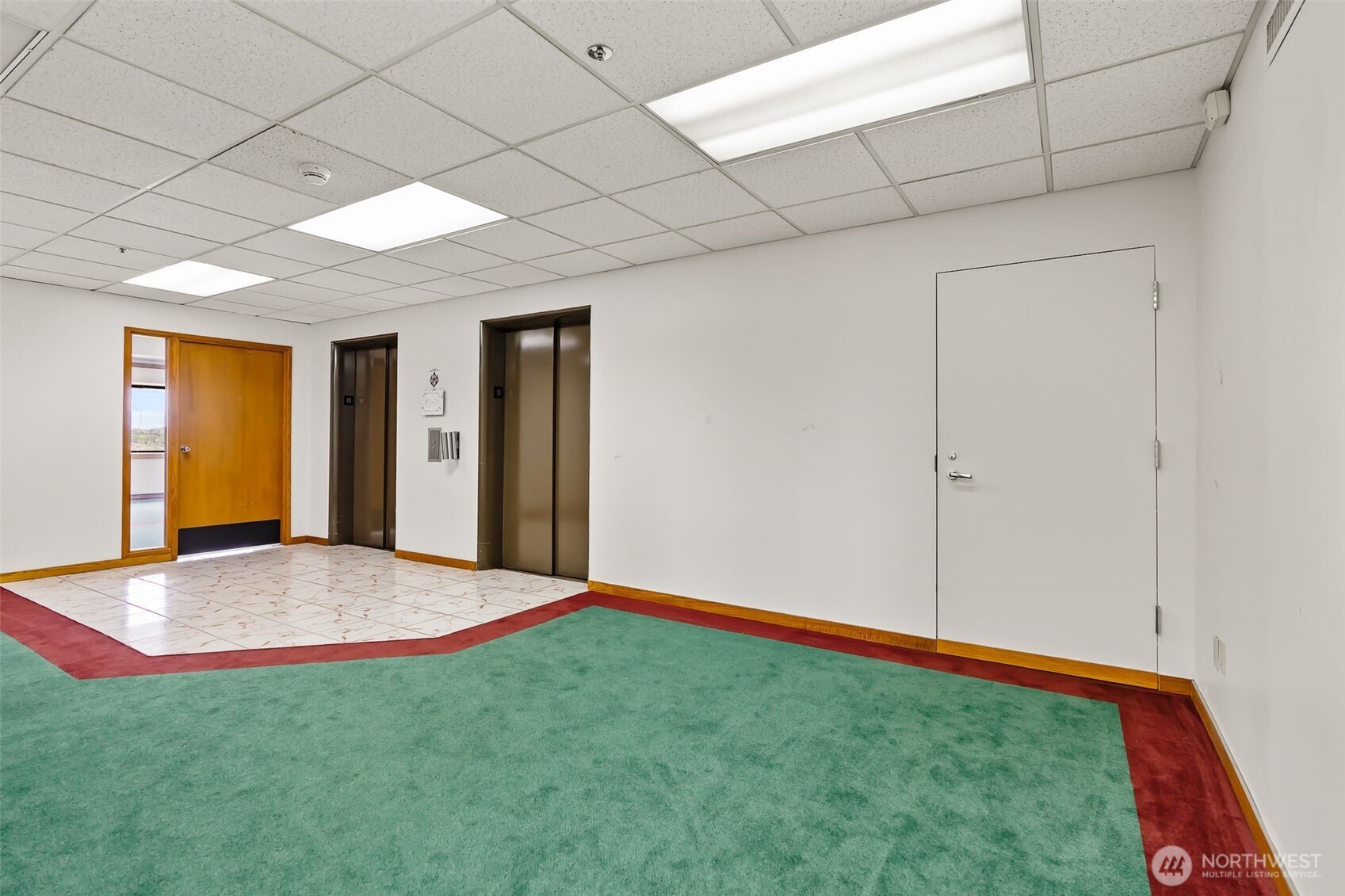 402 E Yakima Avenue 1100 Property Photo 4