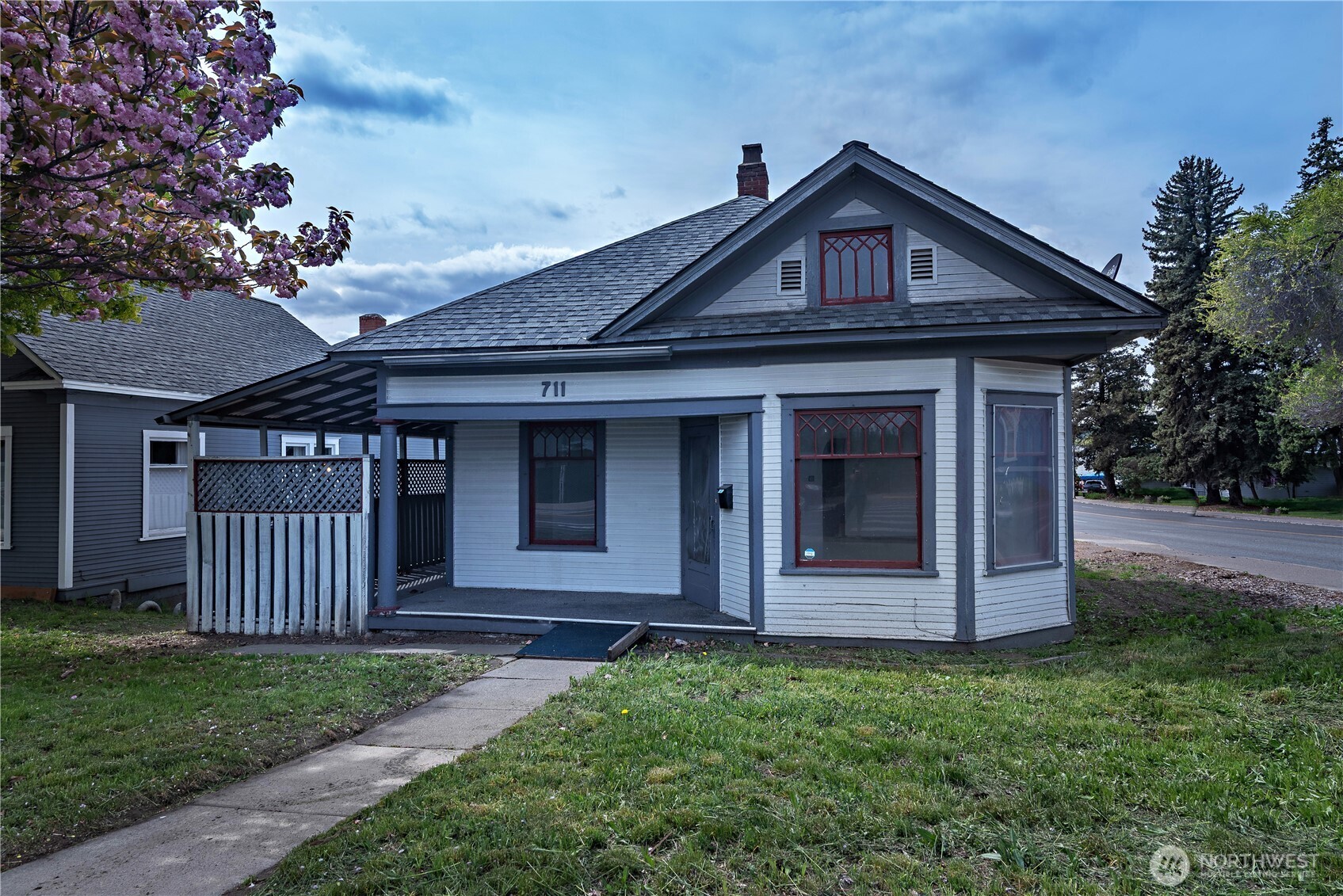 711 N Water Street Property Photo 1
